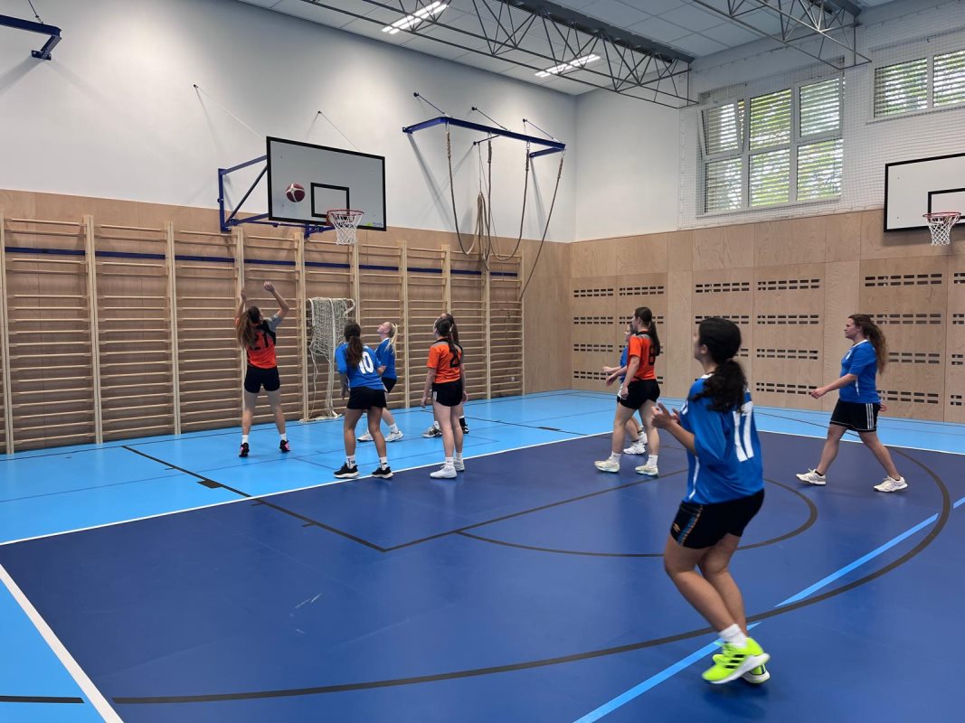 basket v nové tělocvičně
